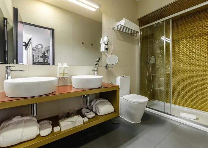 Behotelisboa 4* ליסבון